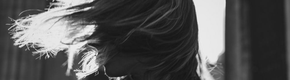 What is fragrance sillage?